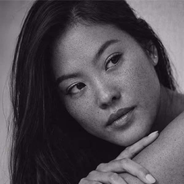Black and white close-up representing enlarged pores and congested skin concern at CAMI