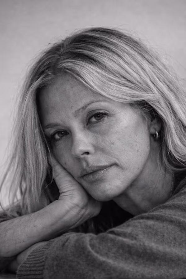 Black and white portrait representing dull skin and lack of radiance concern at CAMI