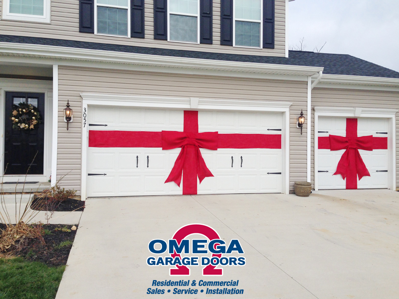 ‘Tis the Season: Festive Decorating Ideas for Your Garage Exterior