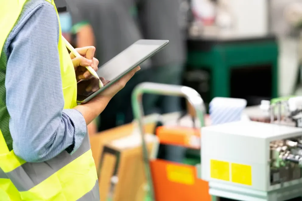 Guides and Playbooks for Commercial Contractors