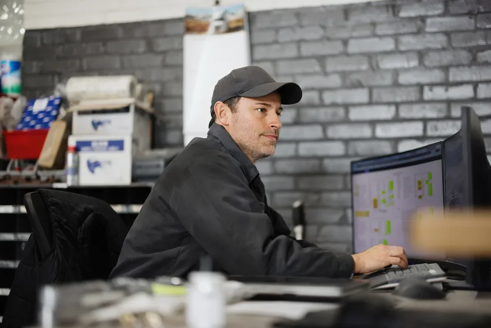 Guides and Playbooks for Commercial Contractors