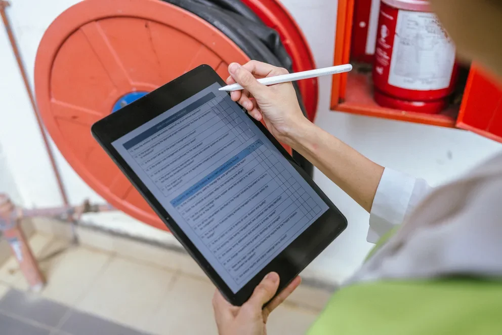 Guides and Playbooks for Commercial Contractors