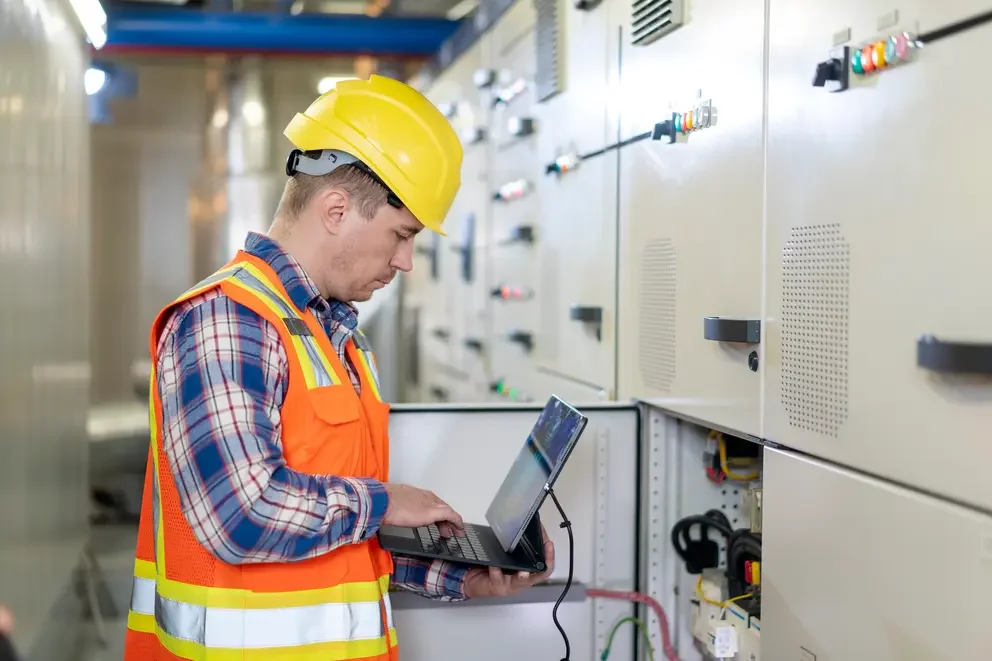 Guides and Playbooks for Commercial Contractors