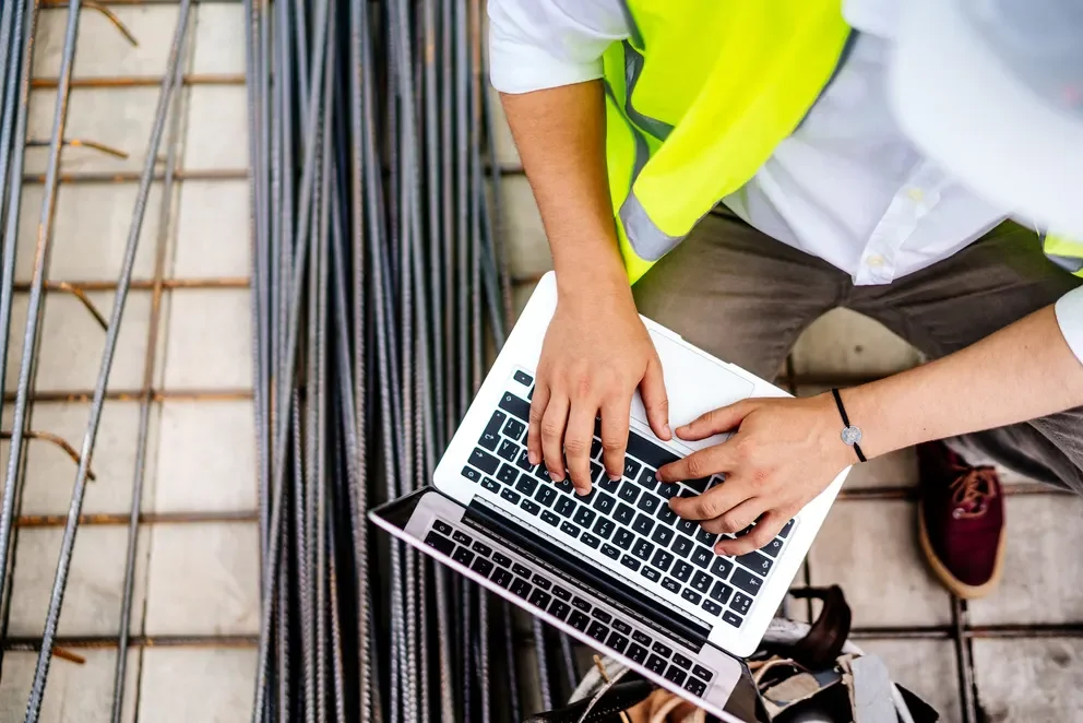 Guides and Playbooks for Commercial Contractors