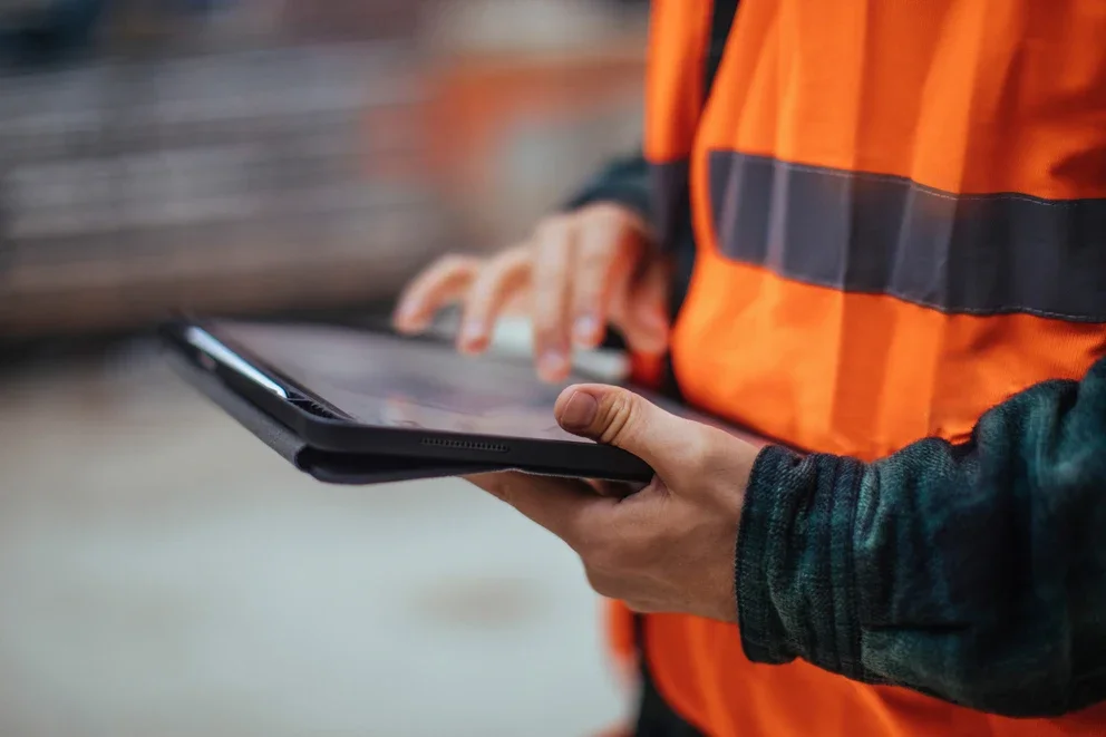Guides and Playbooks for Commercial Contractors