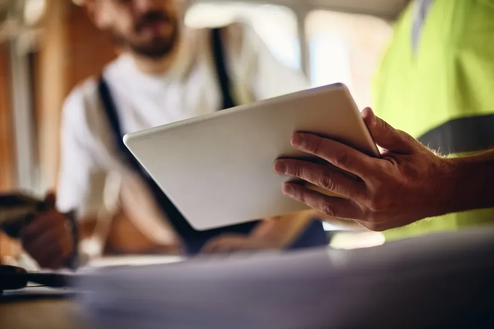 Guides and Playbooks for Commercial Contractors