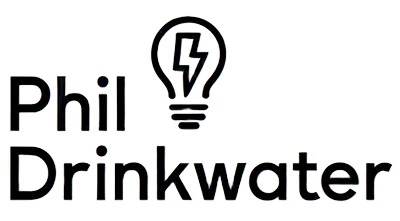 [interface] image of employee interacting with hr software (for a hr tech)