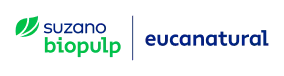 Logotipo com duas folhas verdes e o texto 'suzano biopulp' em verde e azul e a palavra 'suzano natural' em azul ao lado direito.