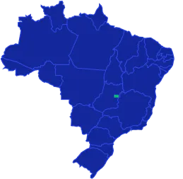 Mapa do Brasil destacando o Distrito Federal em verde dentro dos estados em azul escuro.