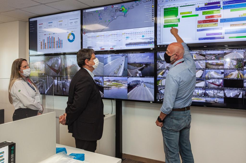 Suzano recebe visita do Ministro da Infraestrutura em seu mais novo complexo de movimentação de celulose