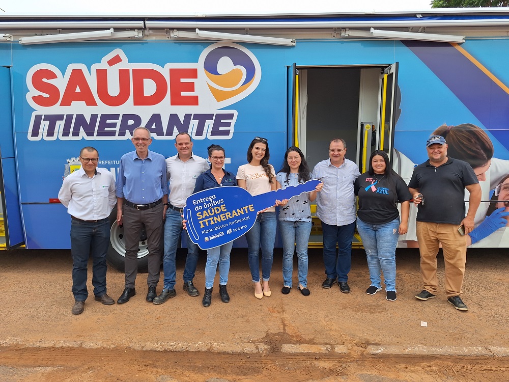 Suzano entrega ônibus equipado para levar atendimento médico a comunidades afastadas em Ribas do Rio Pardo (MS)