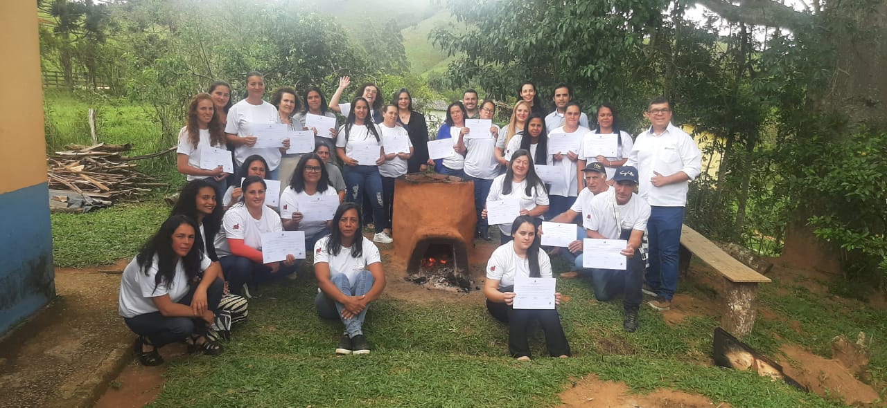 Suzano apoia projeto de ceramistas em Cunha (SP)