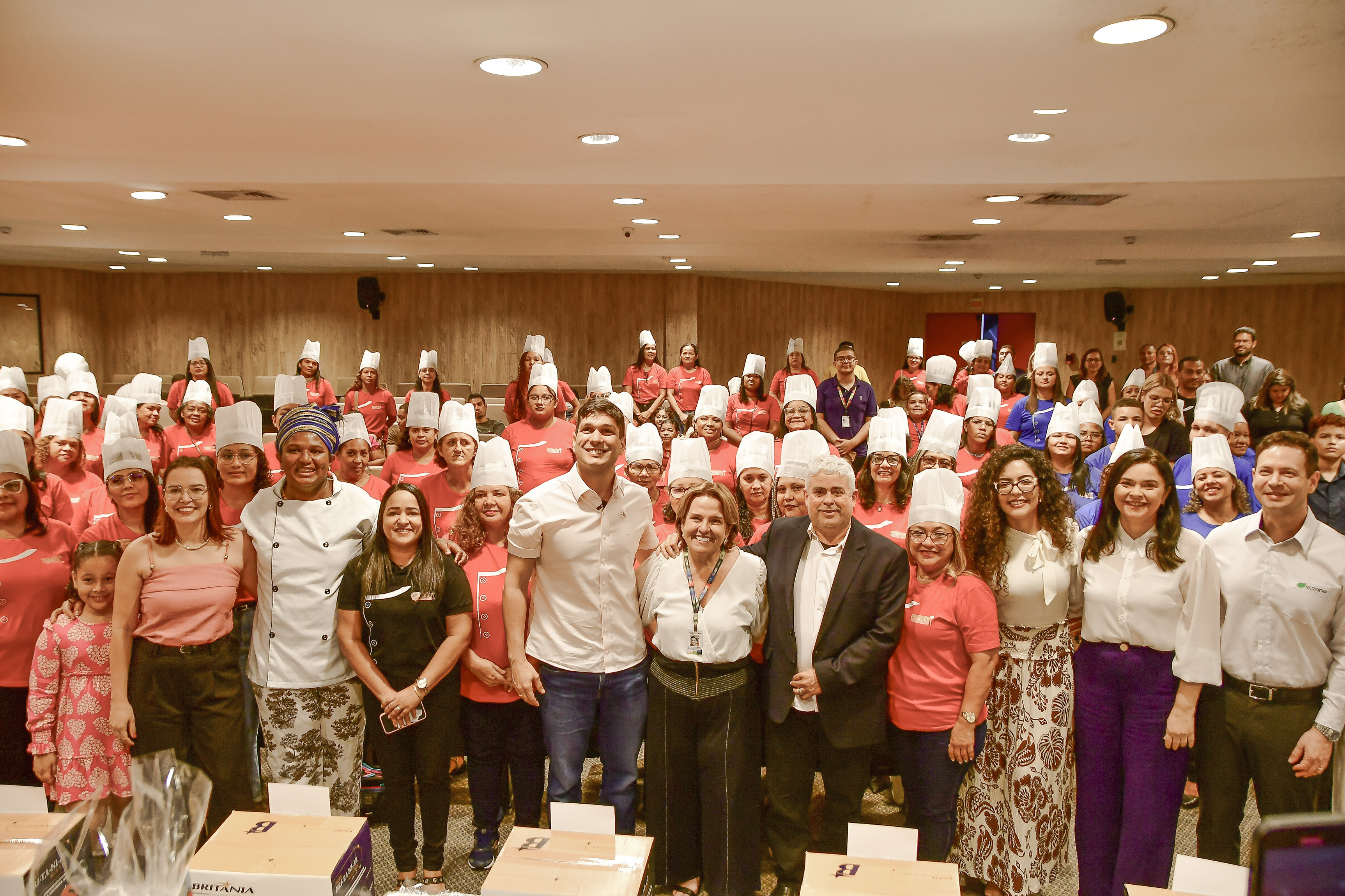 �������� participa da formatura de 120 mulheres maranhenses do programa Formando e Cozinhando