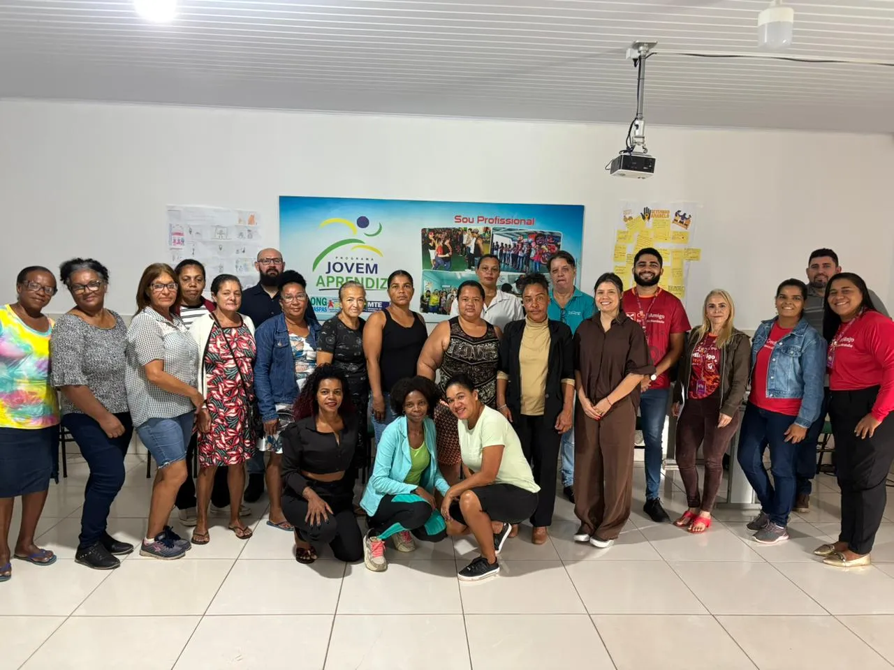 Projeto leva oficinas profissionalizantes gratuitas a comunidades do Extremo Sul da Bahia