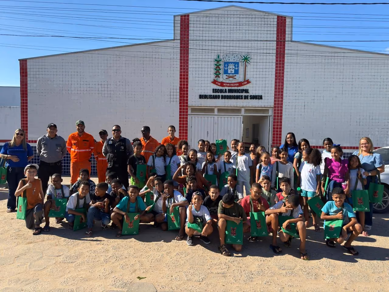 �������� leva ação de conscientização ambiental para Escolas Públicas do Extremo Sul da Bahia