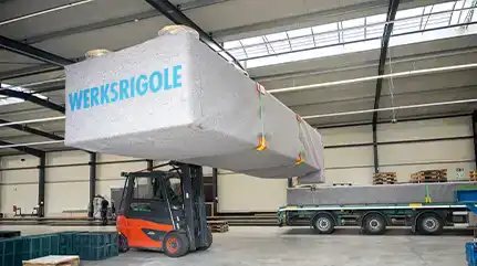 Eine Werksrigole wird in unsere Halle verlanden