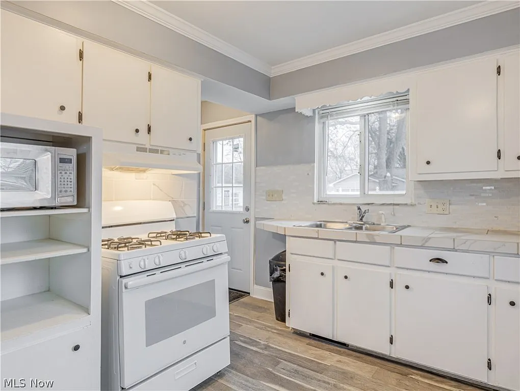 unit 3412 kitchen photo