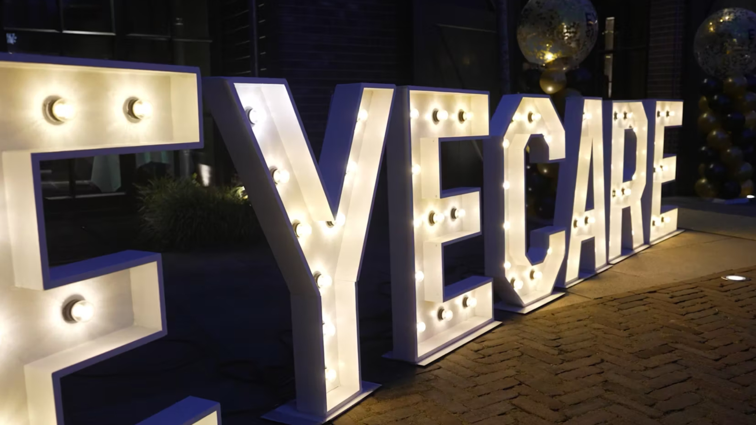 Aftermovie van het EyeCare Glitterfeest