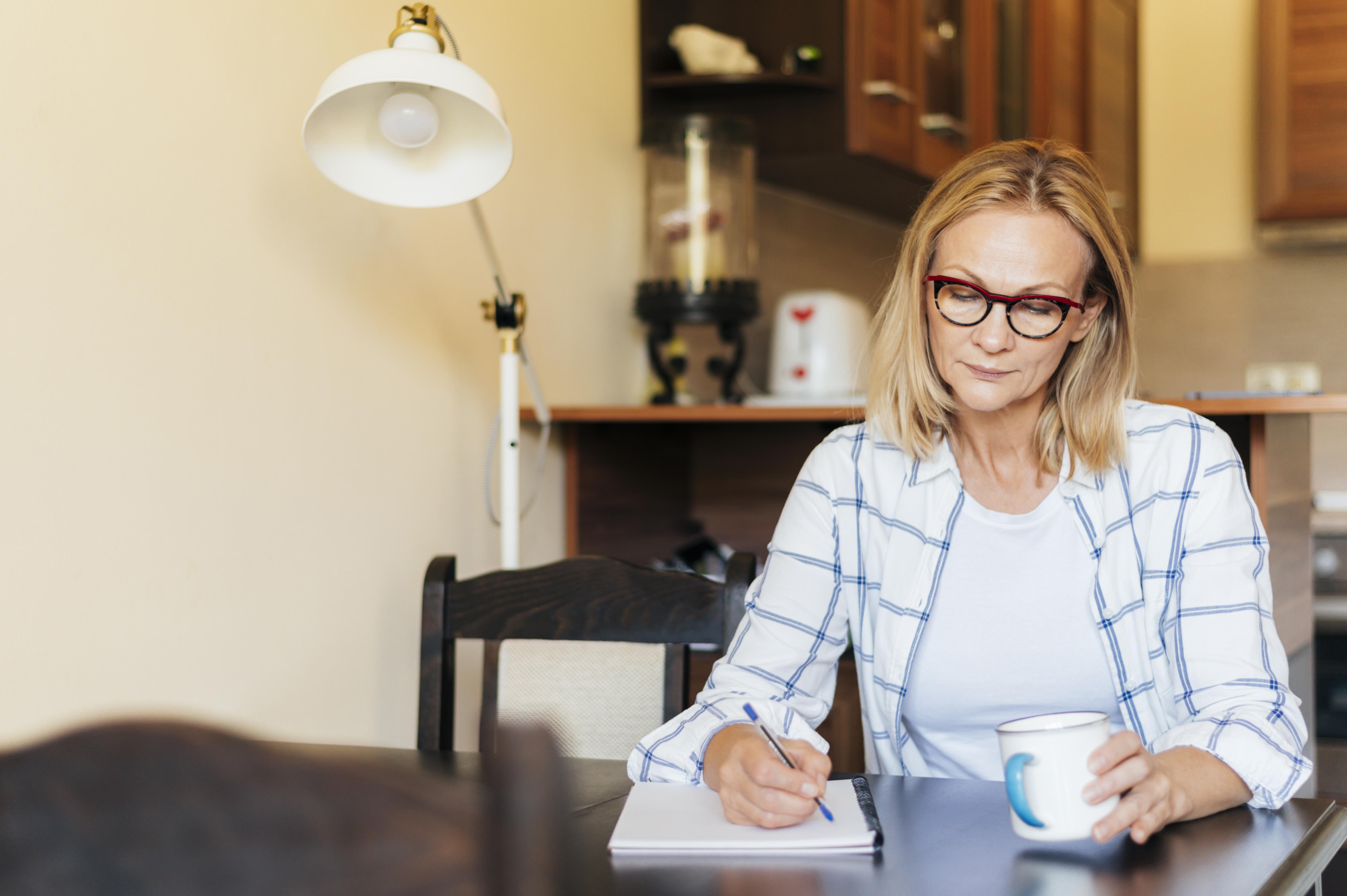 Factoring vs. credit bancar: cum alegi finanțarea potrivită pentru businessul tău