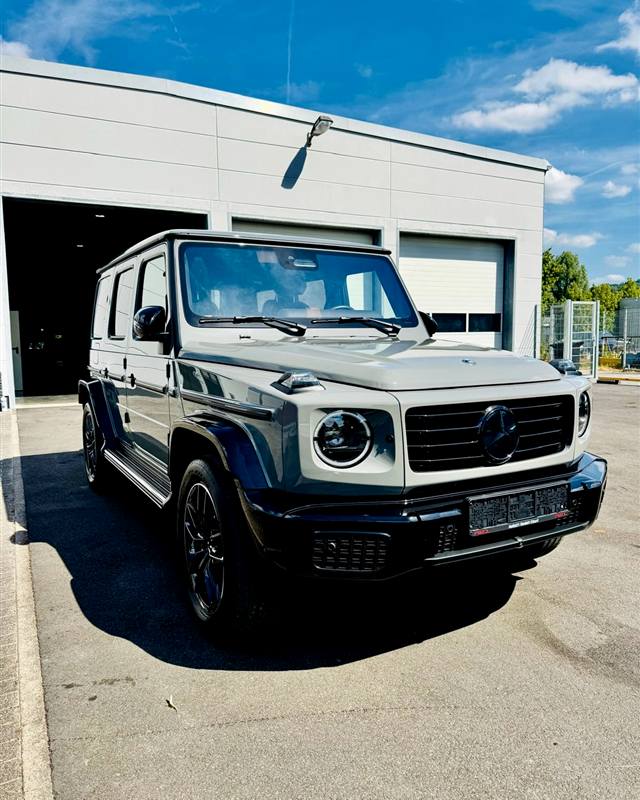 Aufbereitete Mercedes G-Klasse vor der Halle in Eitorf