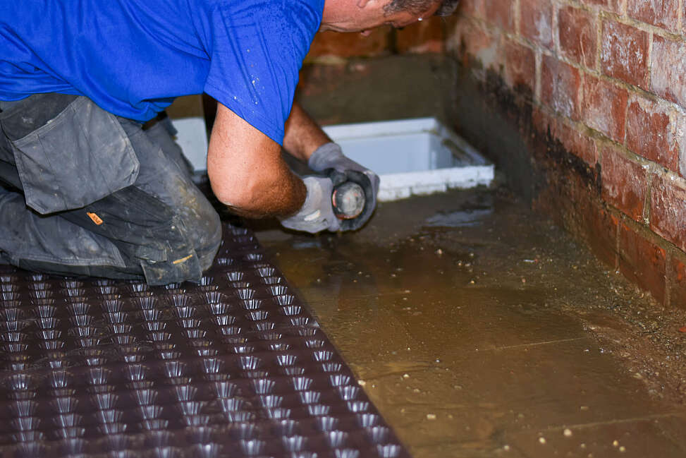 Aqua Protect maakt een natte kelder waterdicht met drainage in Limburg | Aqua Protect
