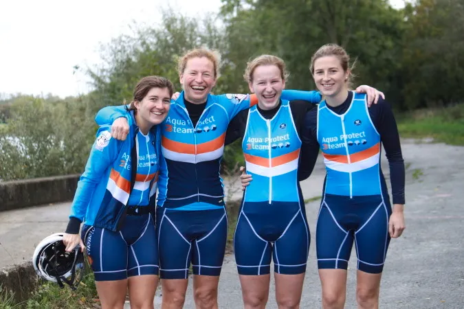 Aqua Protect 3 Team in actie tijdens een duatlon in Kortrijk