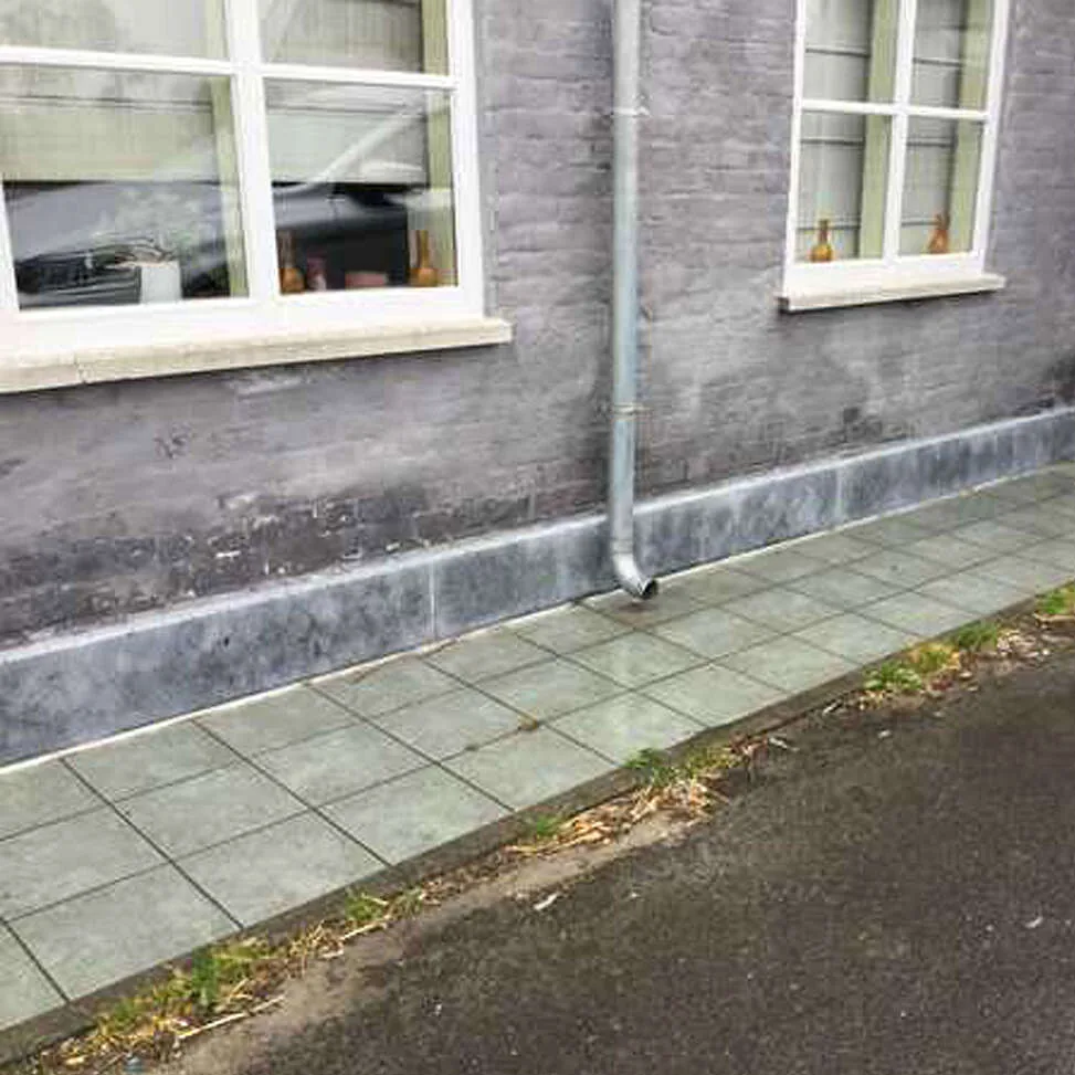 L\'humidité perçante à une construction nouvelle