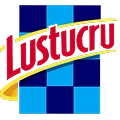 Logo Lustucru en lettres rouges avec un arc jaune sur un fond à carreaux bleu et noir.