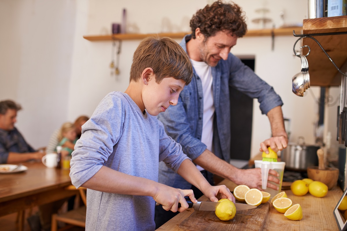 Raising Generous Kids: 5 Summer Activities that Encourage Selflessness