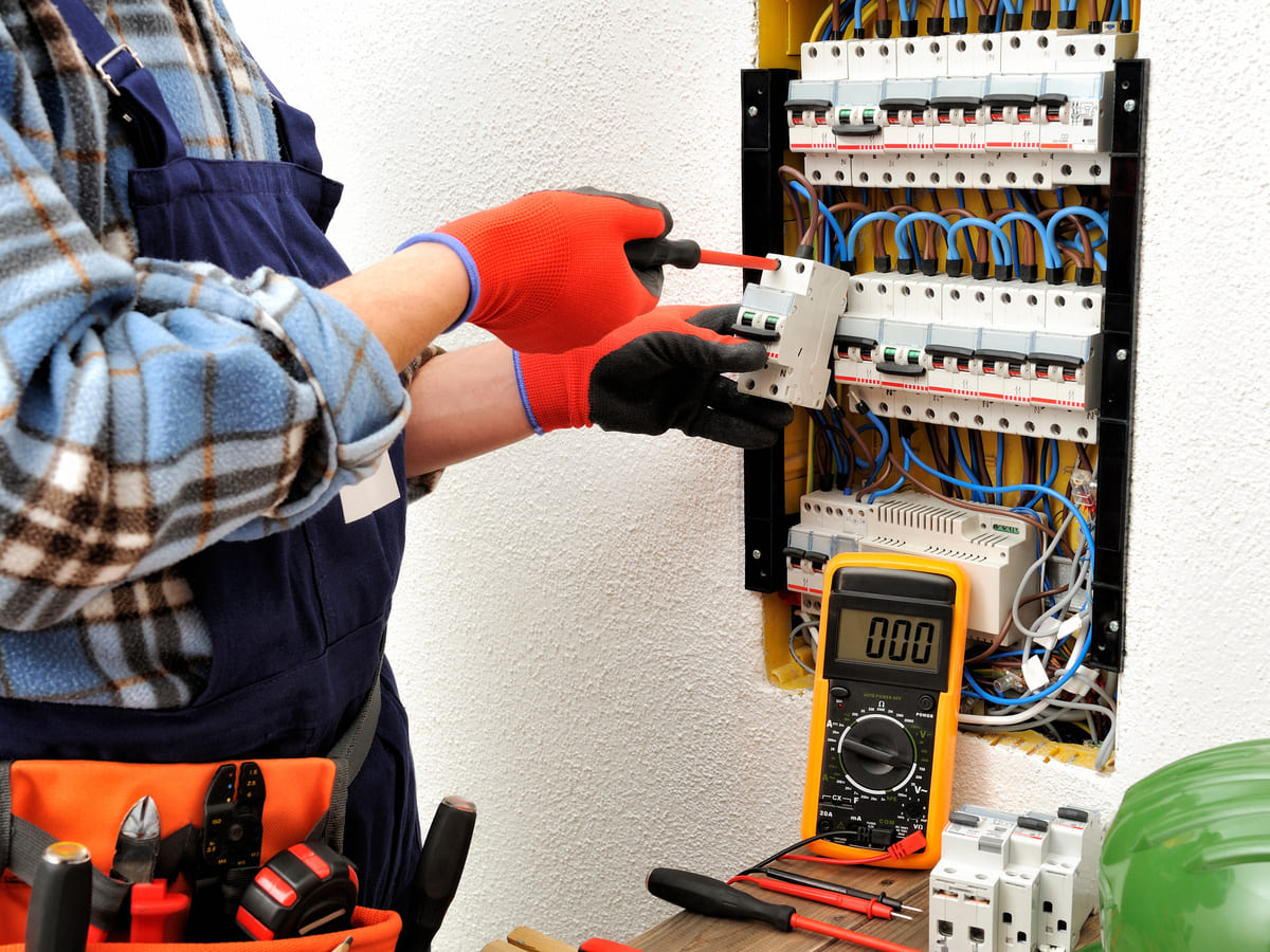 Recherche de panne : prestation d’électricité par Matelec