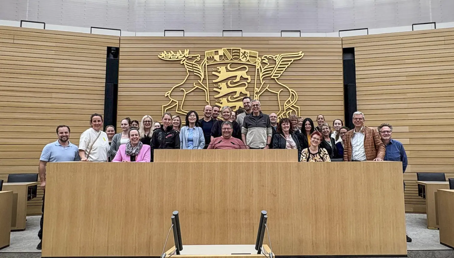 Team von Schoetz & Partner beim Betriebsausflug 2026 im Landtag von Baden-Württemberg in Stuttgart.
