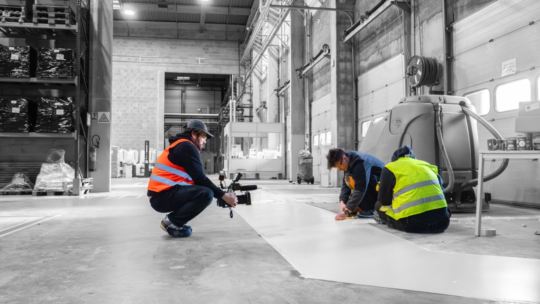 Dreh in der Halle: Anwendung wird gefilmt
