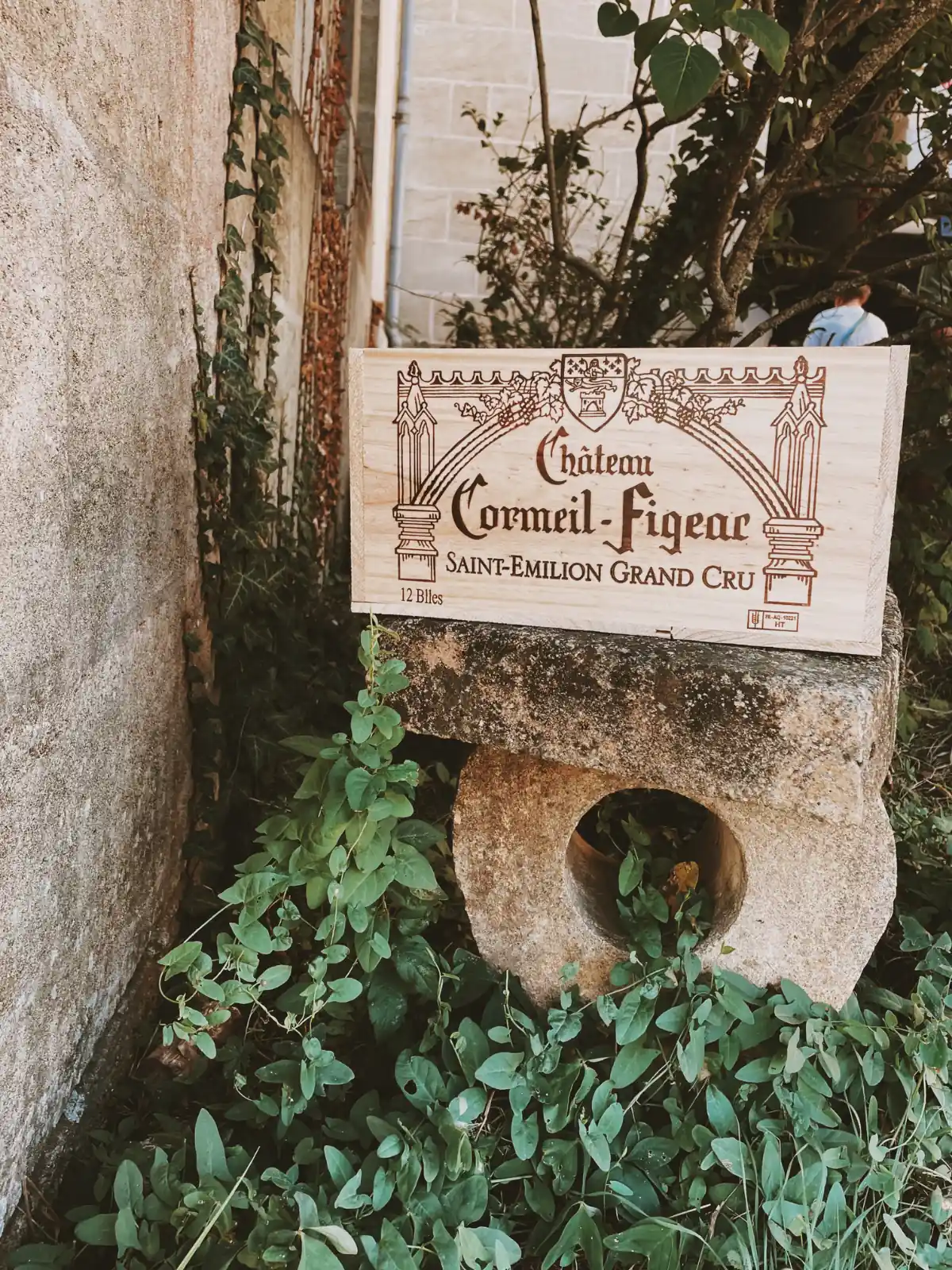 front entrance of chateau sign