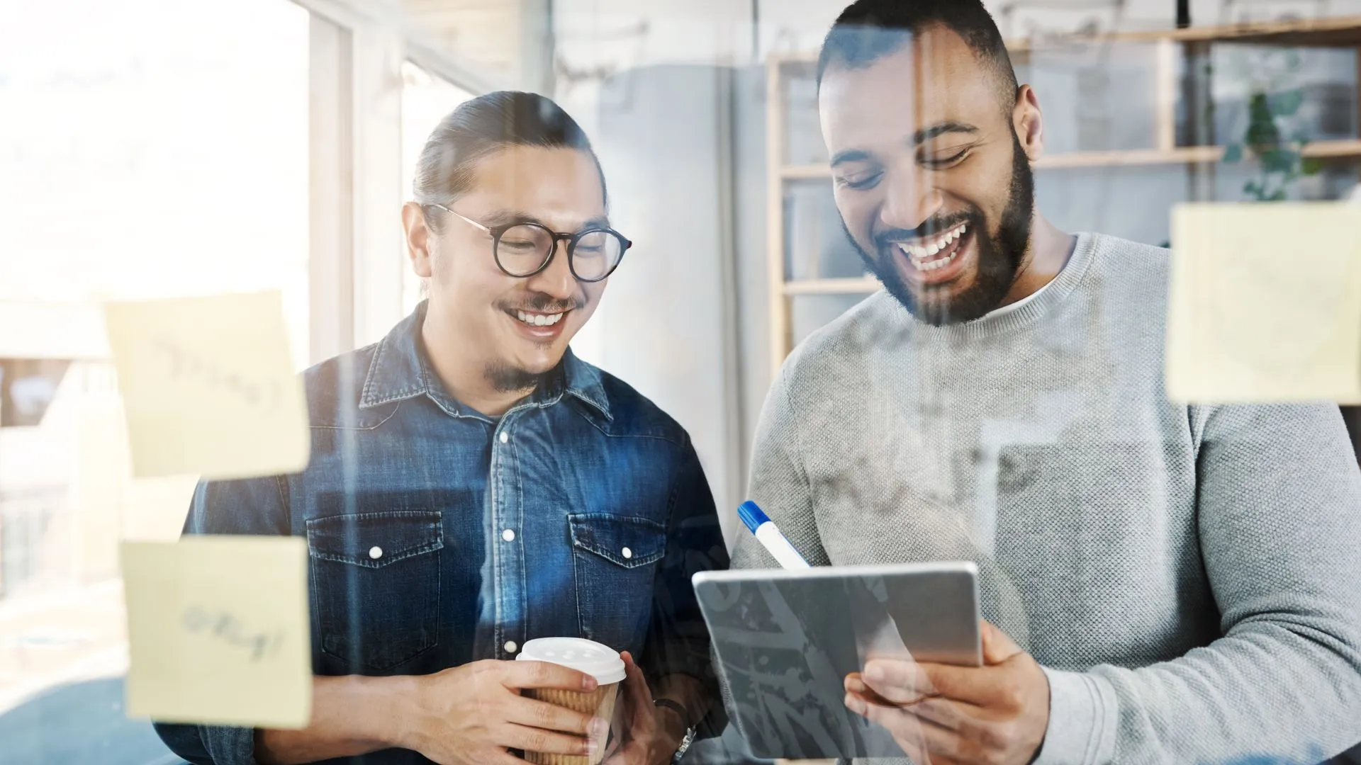 Desarrollo de software a medida: cómo usar IA para definir requisitos