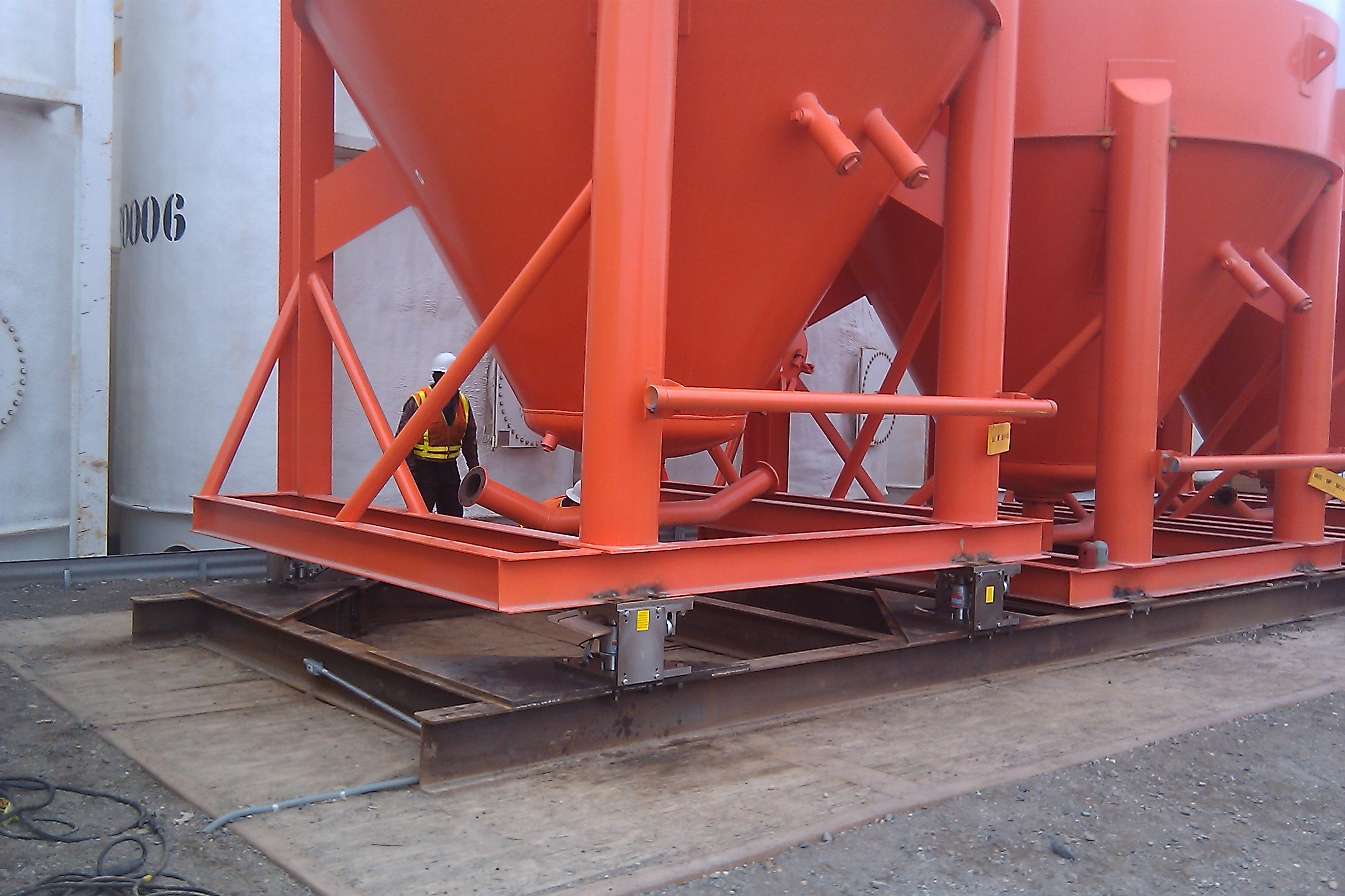 [background image] office space (for a tech gadgets store)