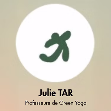 Logo vert stylisé sur fond blanc, sous-jacent texte mentionnant Julie TAR, professeure de Green Yoga.