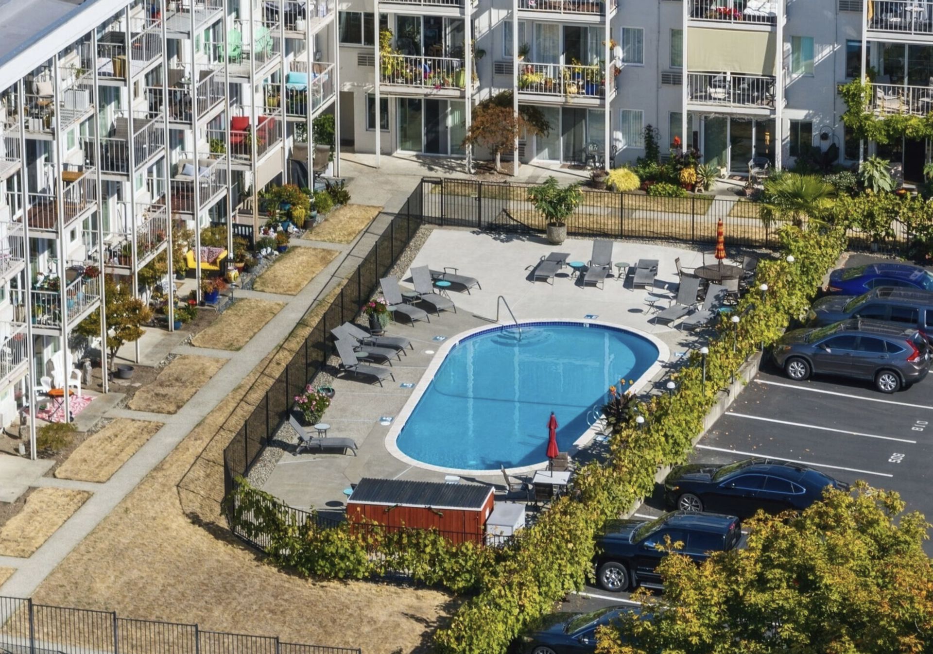 Waterfront homes with dock access along Lake Washington in Yarrow Point, Washington