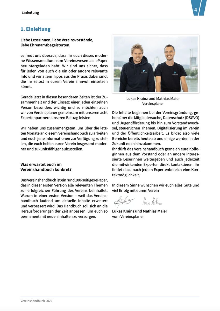Seite eines Vereinshandbuchs mit Einleitungstext und Foto von zwei Männern, Lukas Krainz und Mathias Maier, die Vereinsplaner sind.