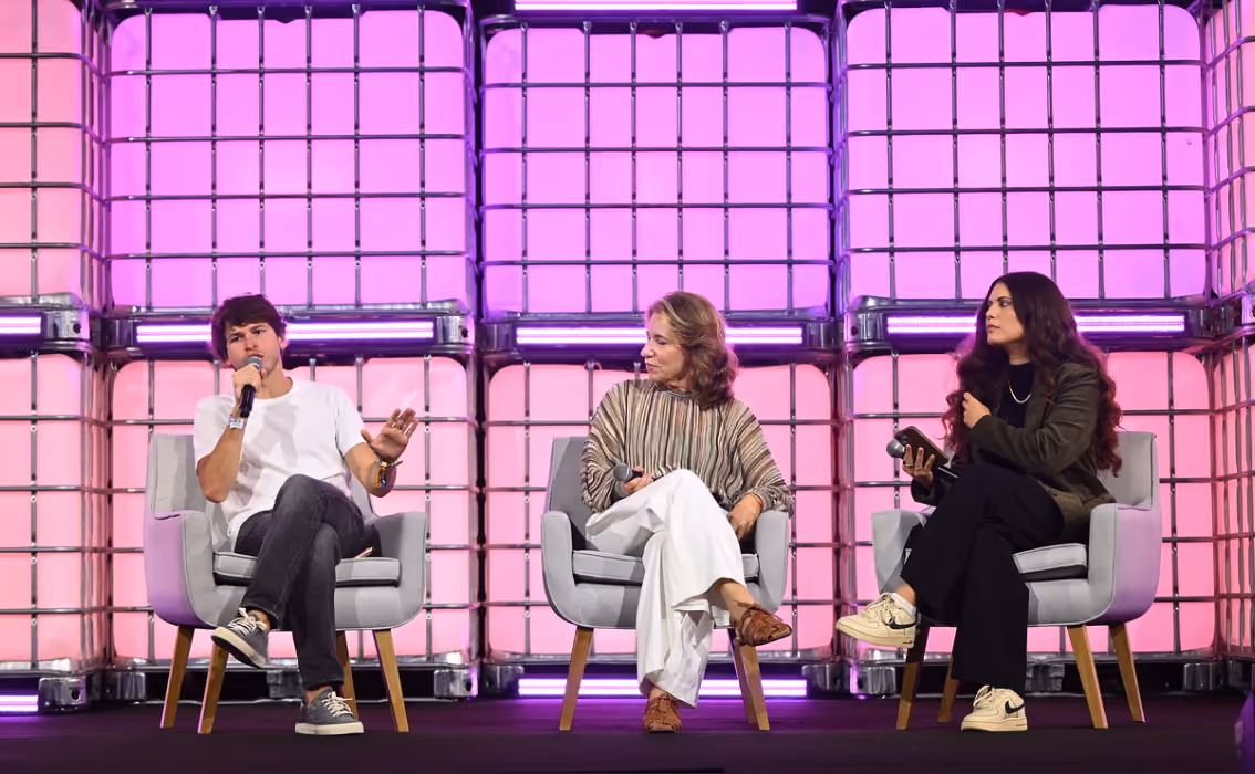 Trust us: How to build reputation, transparency, and customer satisfaction in E-commerce