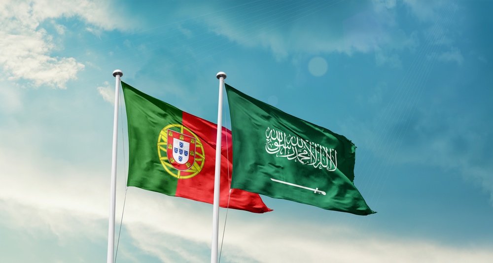 Portugal flag and Saudi Arabi flag