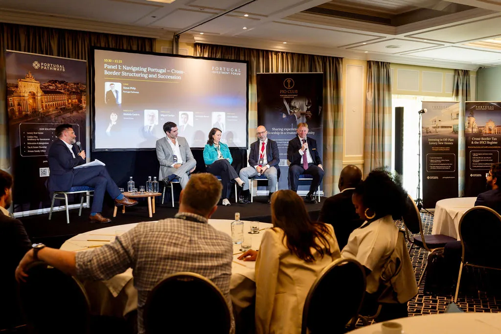 Expert panel discussing Portugal's future at the Portugal Investment Forum