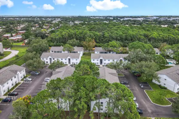 Birdseye view of exterior and surrounding area