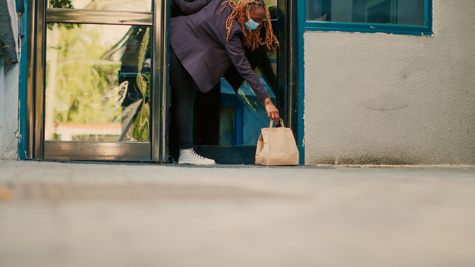 What Is Contactless Delivery?