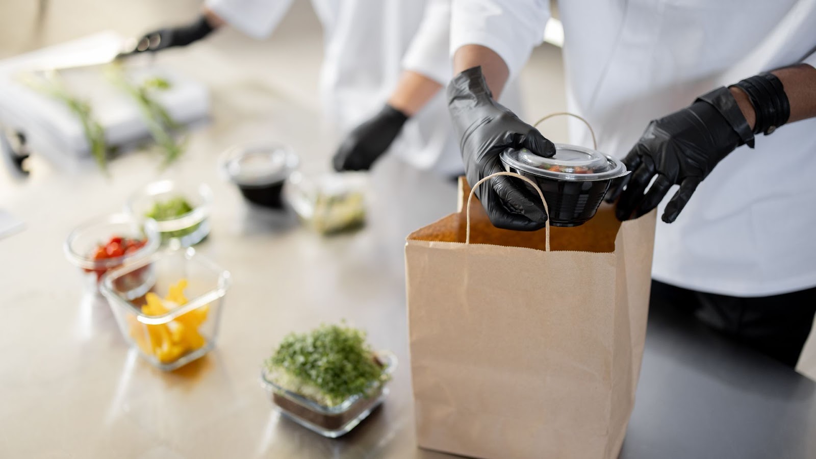DoorDash vs Skip: Weighing the Pros & Cons