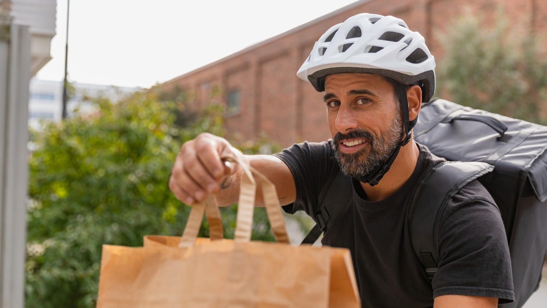 What to Look for in a Food Delivery Setup For Vancouver?