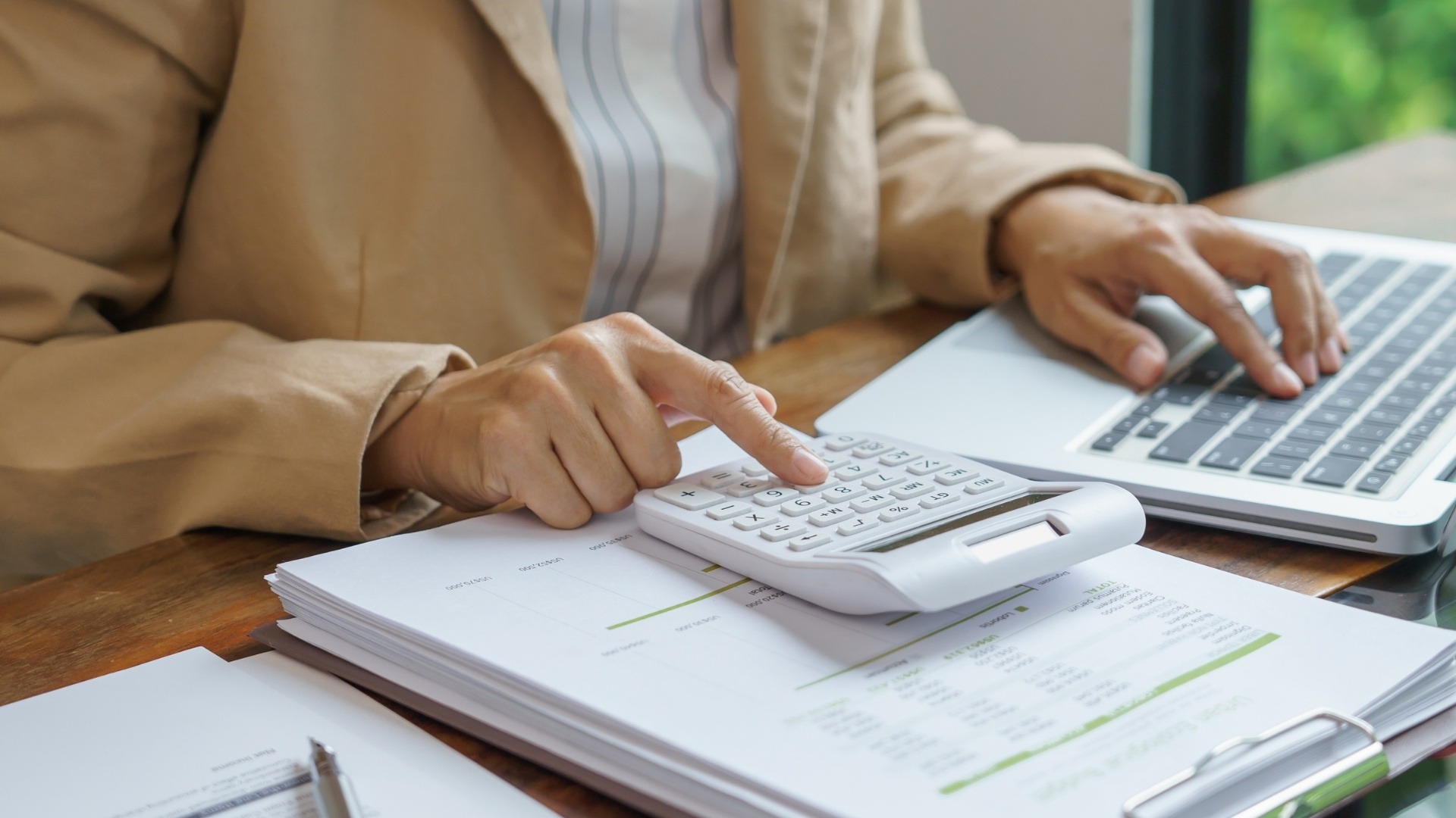 The Core Tax Obligations Every Canadian Restaurant Owner Must Master