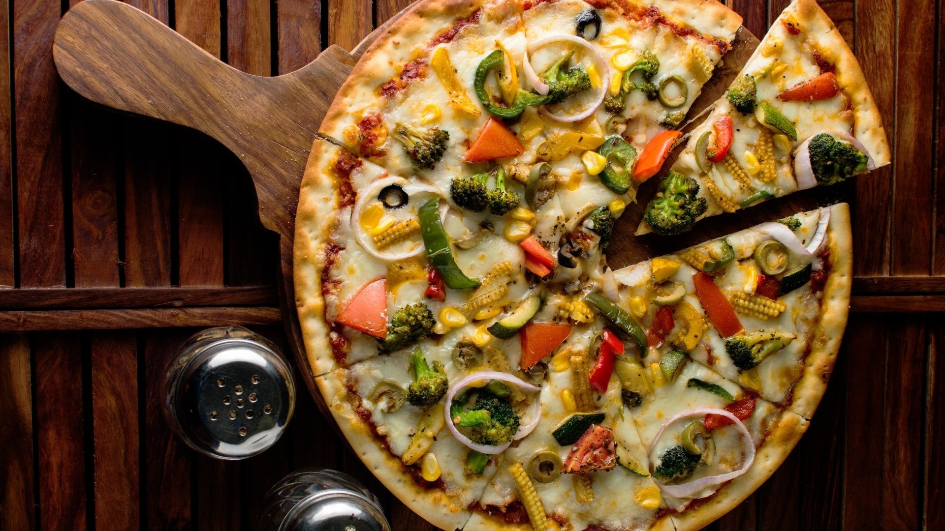 15 Party-Perfect Pizza Captions