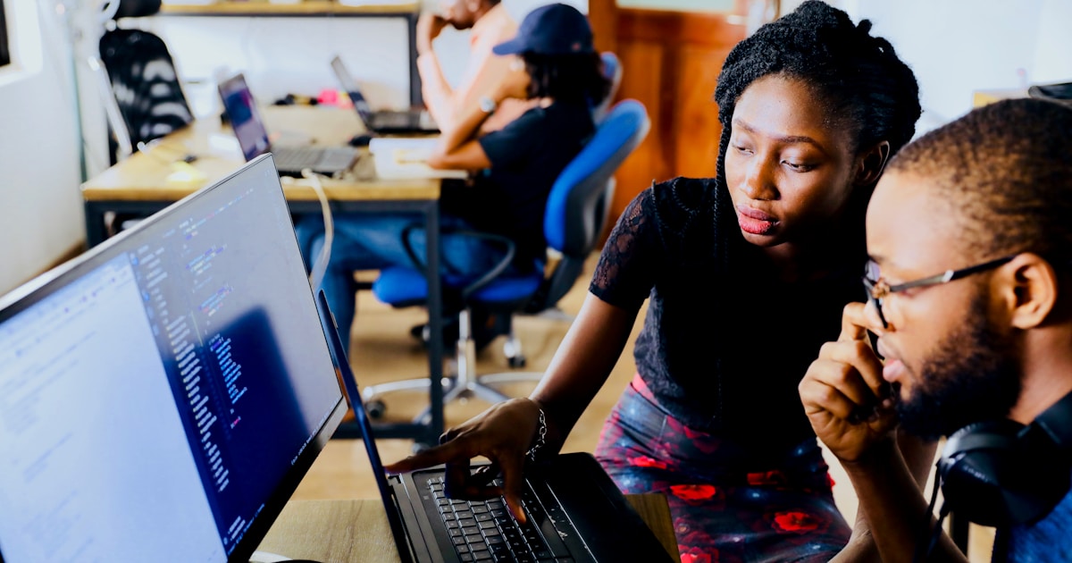 Formation ChatGPT en entreprise - équipe en formation IA - IAvenir