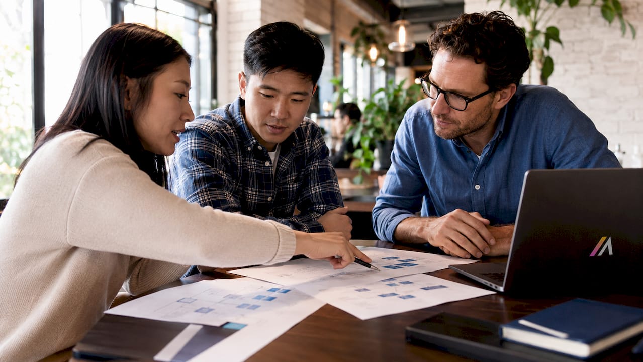 L’équipe échange sur l’organisation du workflow autour de l’intelligence artificielle.