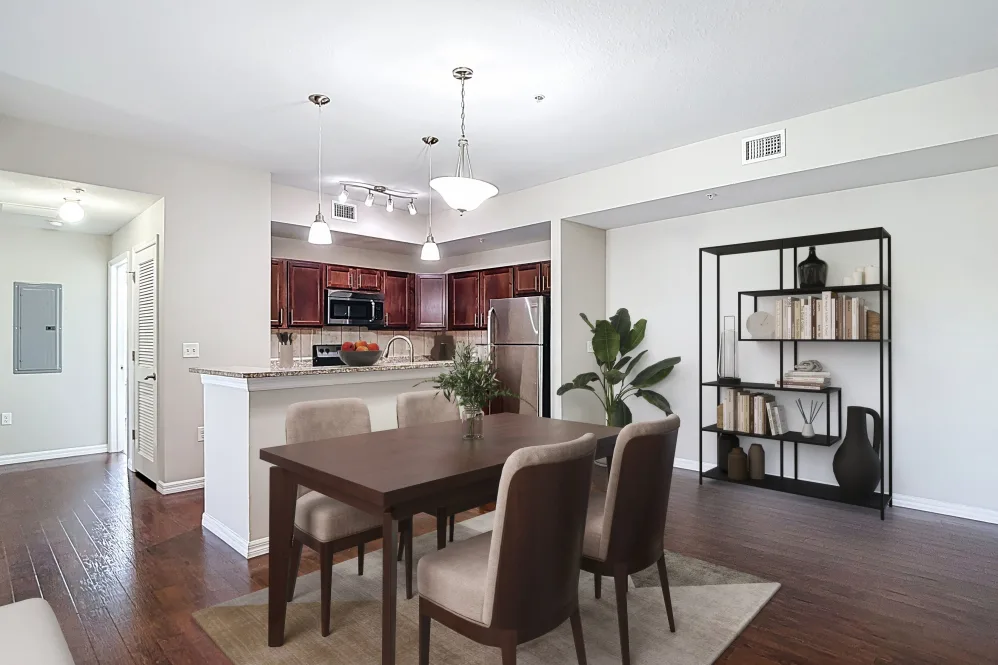 Dinning room with dinning table